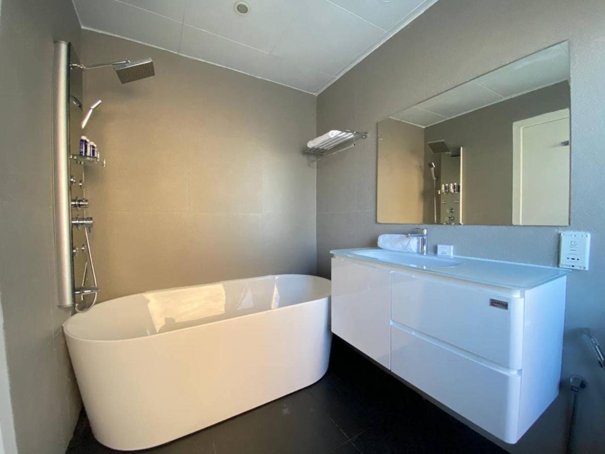 Luxury Jbr Apartments , Beach , Pool , Parking Dubai Eksteriør billede
